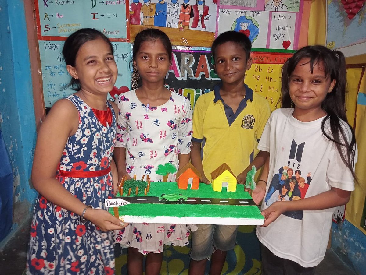 PARAS_2007's tweet photo. Underprivileged children are learning to dance, paint, drawing, art & craft and act at summer camps organised by PARAS INDIA.
#parasindiango #SummerCamp #creativity #ngo #fun #learning #skills #childdevelopment #childhood #slum #telented #summervacation2023 #cultural https://t.co/T0w4eQb0Hb