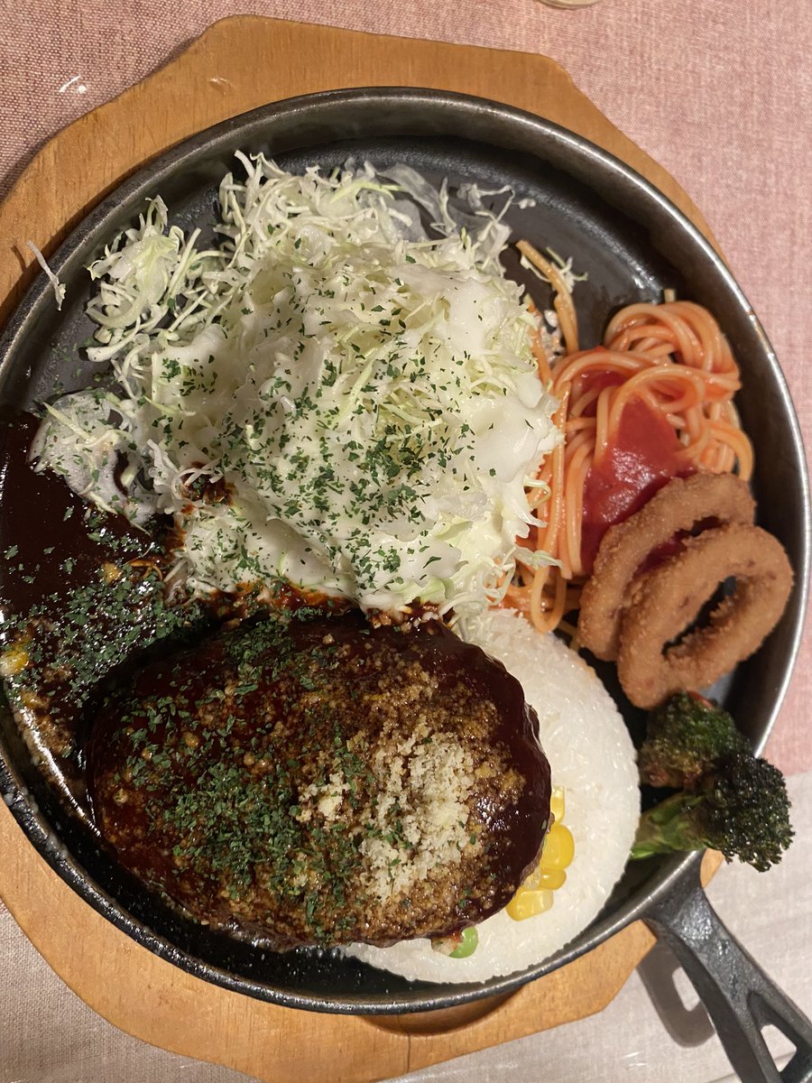 MamepanAzm's tweet photo. 久々に母親に会って一緒にご飯食べて、お見送りして1人飲みして、充実してる〜〜！ https://t.co/3ljtpJwkr7