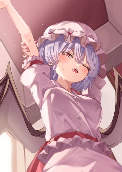 伸びをするレミリア 