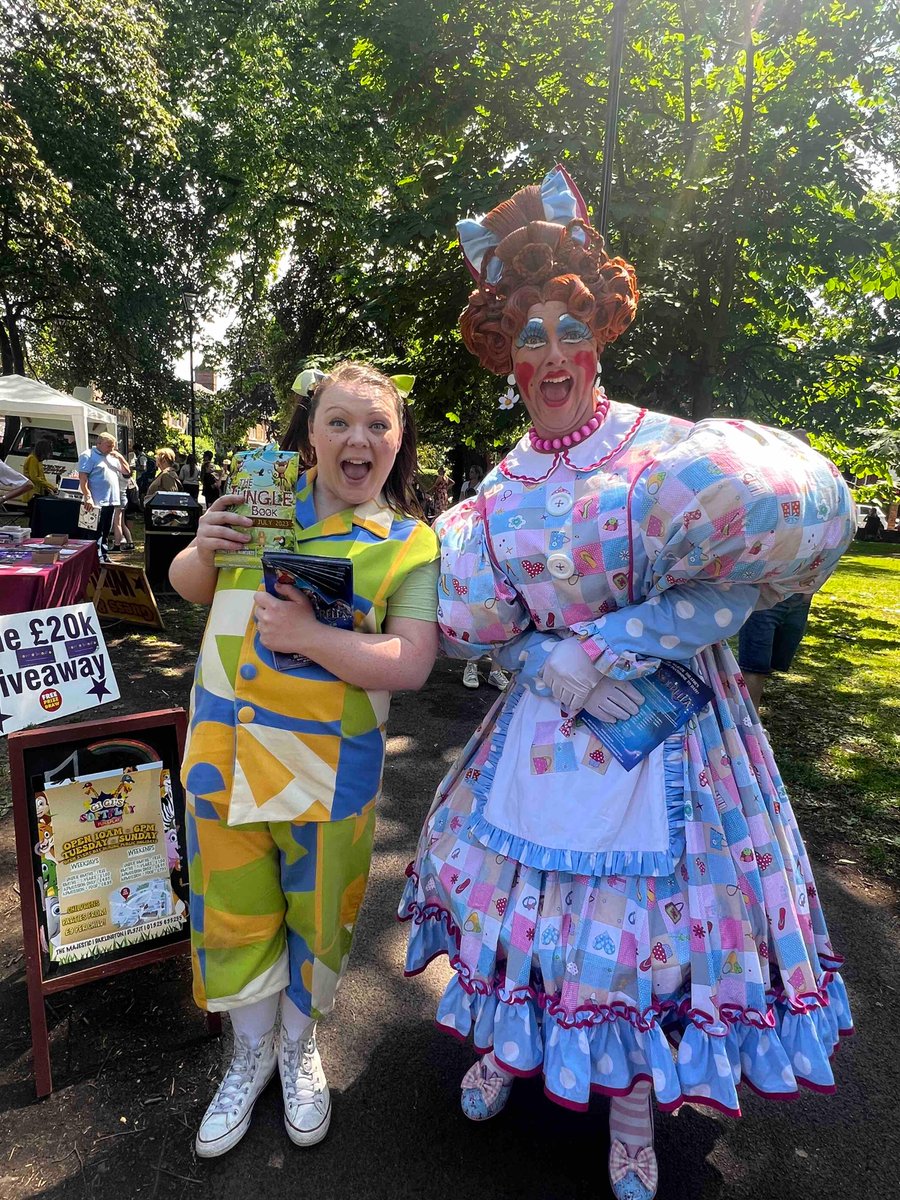 TheatreMajDarlo's tweet photo. We’re at the community carnival today in Stanhope Park, what a fantastic turnout so far! https://t.co/SbEDyBetqp