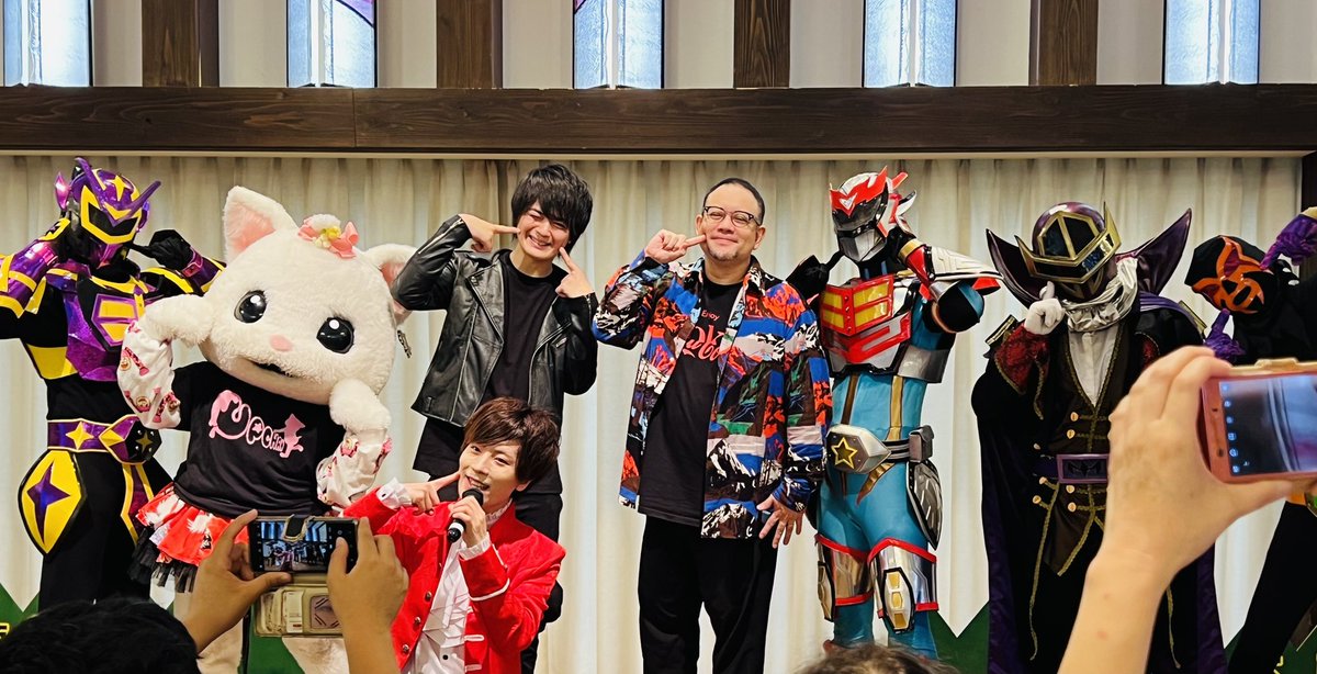 KumikoUeta's tweet photo. あーまん休憩。
あーまんマダムにモテモテ💕
最後の集合記念写真の時に休憩行ってて、写ってない、マイペースぶりな
あーまん。
#keeponSmile
#AHMAN_theHERO
#あーまん https://t.co/vhDimKwgpq