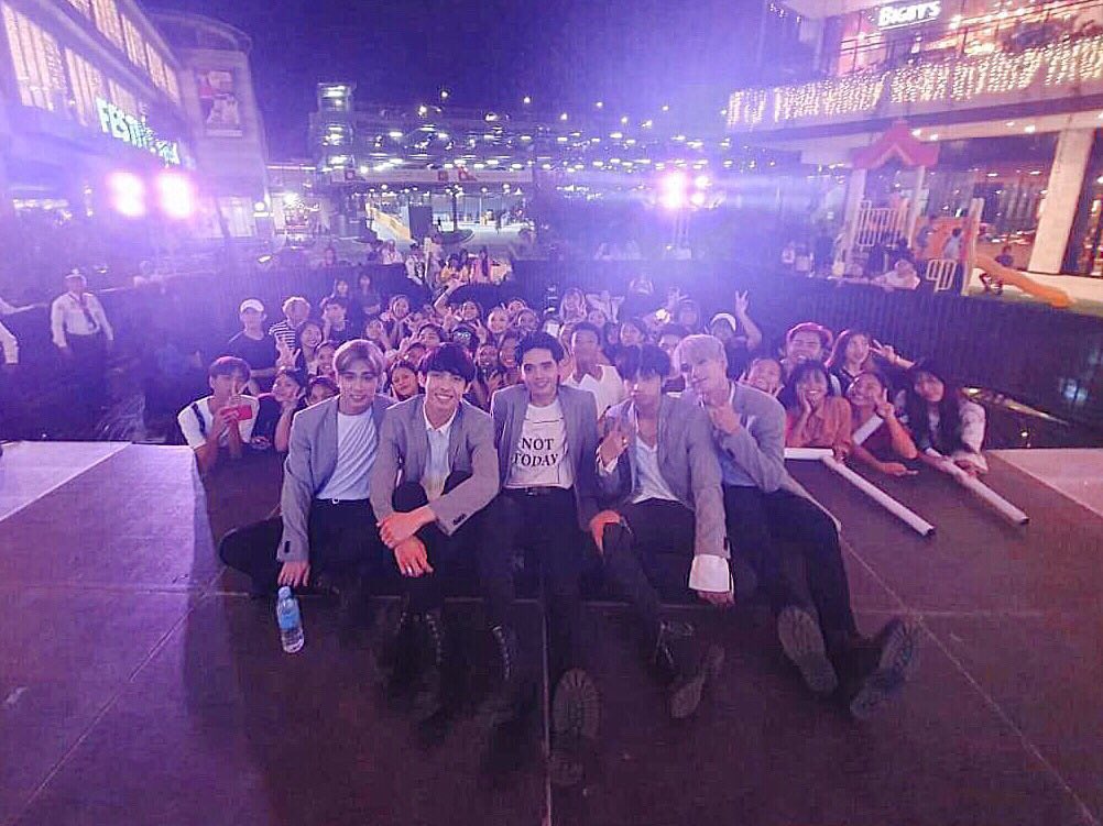 ATINGlobalSoc's tweet photo. SB19 is the living proof that dreams do come true.

From Pre- Go Up viral 2019 to PAGTATAG WORLD TOUR MANILA 2023 ✨

SB19 MNLCONCERT DAY1 
@SB19Official #SB19
#PAGTATAGWorldTourManila https://t.co/i24zhAyNlA