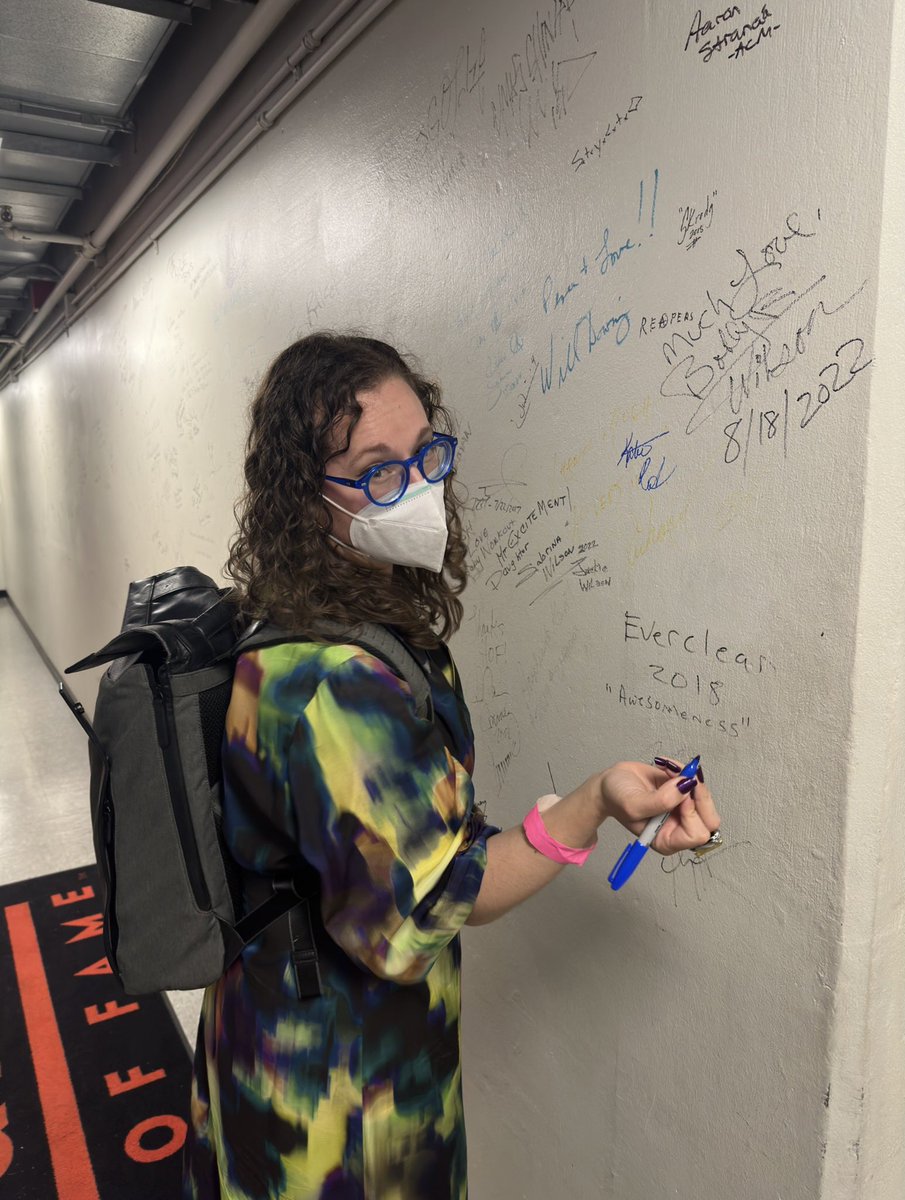 What an honor to get to speak <a href="/rockhall/">Rock & Roll Hall of Fame</a> this week as part of the @AMS_musicology series at the Rock Hall! We had a fantastic crowd and it was such a pleasure to get to spend time in the Hall with their collection and amazing staff. Thanks for having me! 
📸: <a href="/aterrormusical/">Amber Patrick</a>