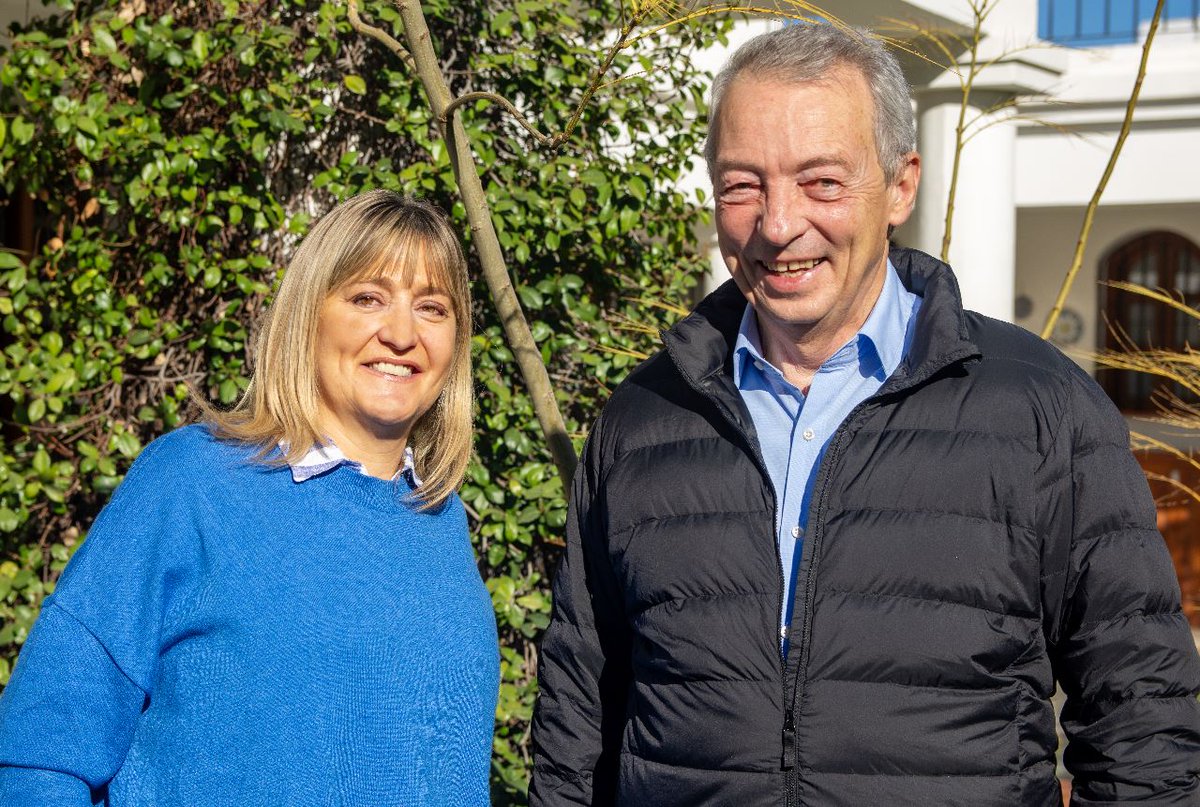 Es un gran orgullo que Silvina Acevedo, una dirigente de cuna radical con gran trayectoria, haya aceptado acompañarme como candidata a vicegobernadora. 

Este es el Camino. #EsJuntos. 
#HagamosElCambioDeNuestrasVidas