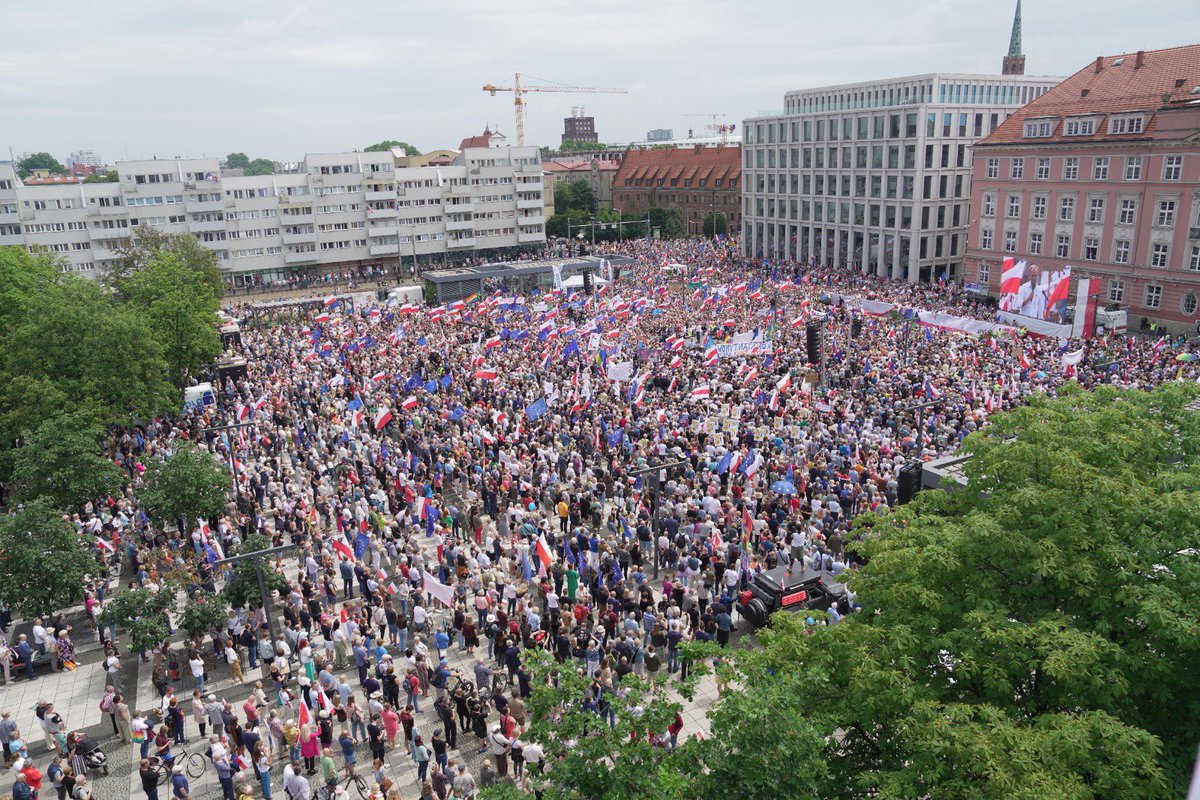 M_K_Blonska's tweet photo. Brawo Wrocław! 👏 #PolskaWNaszychSercach https://t.co/04u5d2tdMV