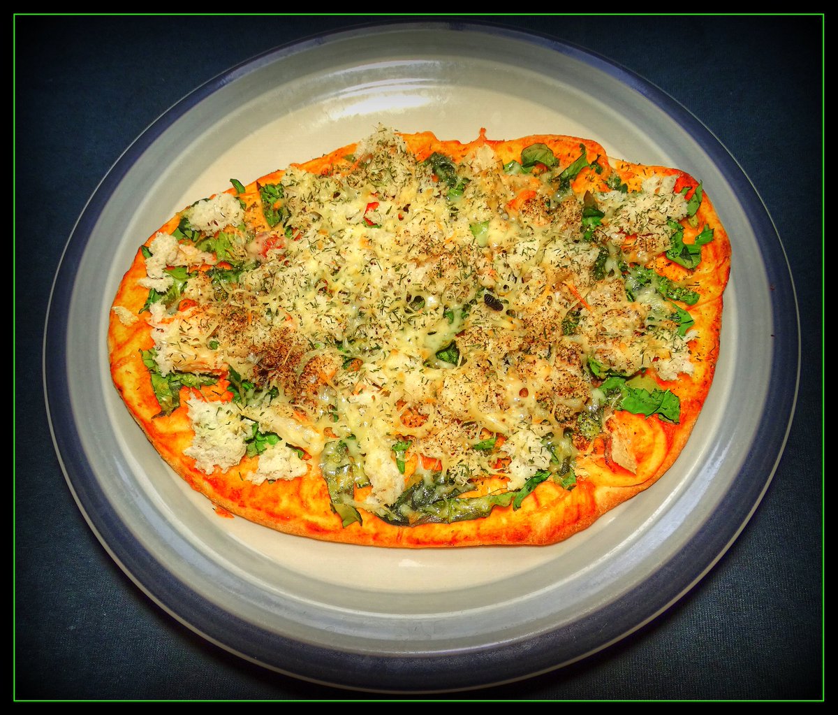Crab & Spinach Naan Bread Pizza #dinerinmymind #homecooking #food #cookingathome #crab #seafood #spinach #naanbread #pizza #marinarasauce #smokedgoudacheese #garlic #cilantro #Manitoba