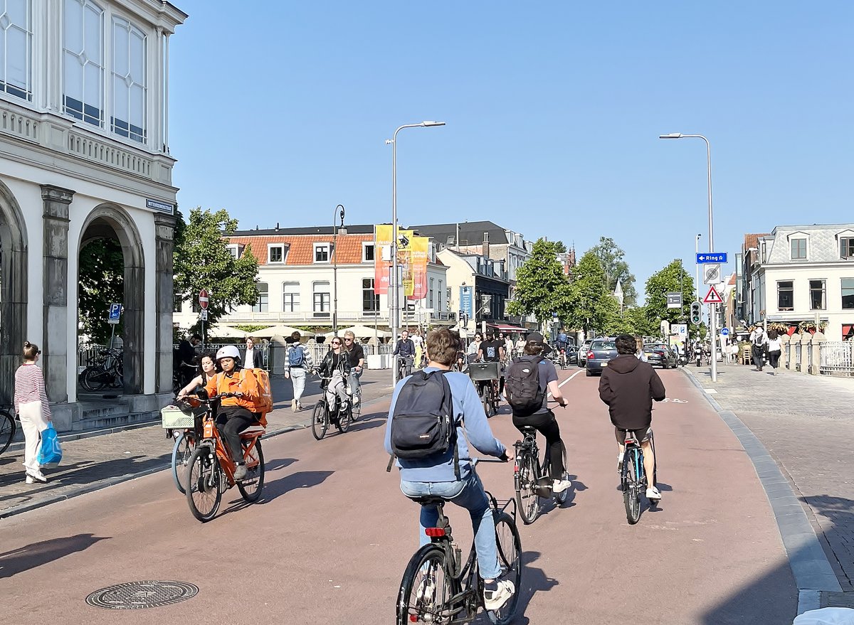 Don't design your streets for the traffic you see.
Design them for the traffic you WANT to see!

— Wittevrouwenstraat, #Utrecht 1972- 2023
(📸 by <a href="/edwinlucas_/">Edwin Lucas </a>)