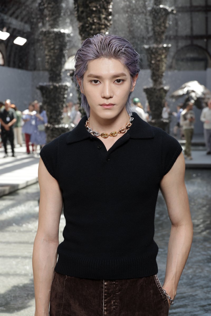 Taeyong au défilé Loewe printemps-été 2024. 📸 #LOEWESS24xTAEYONG
@NCTsmtown #Taeyong  #NCT #LOEWETAEYONG