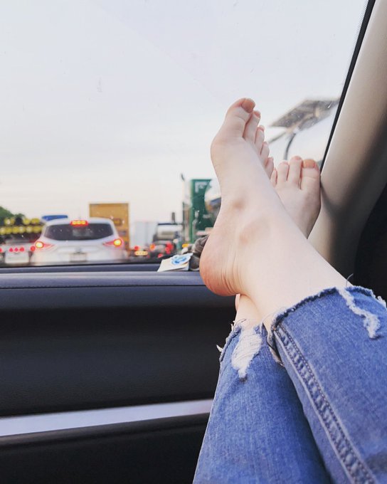 I still have spots available for FetCon !! https://t.co/8ycLc6UrKL