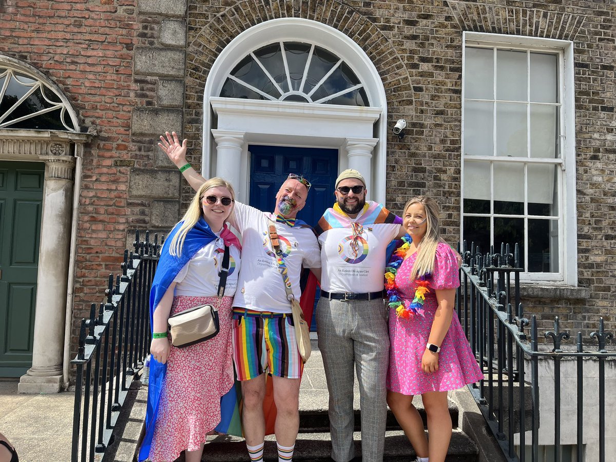 🌈 Celebrating Pride today with colleagues from across the Civil and Public Service at <a href="/DublinPride/">Dublin LGBTQ+ Pride</a> 

Proud to work for Ireland / Bródúil as obair ar son na hÉireann 🇮🇪