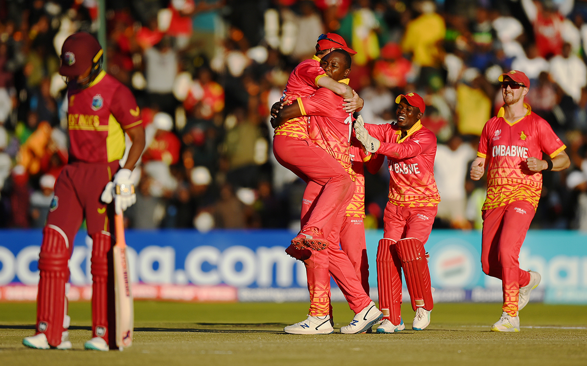 Chatara claims last wicket as 🇿🇼 cruise to a third win on the trot as they beat West Indies 🏝️ by 3⃣5⃣ runs in the @ICC Men’s Cricket World Cup Qualifier 2023 💪

📝: bit.ly/3NnUl4G

#ZIMvWI | #CWC23