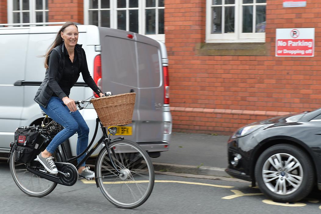 WeAreCyclingUK's tweet photo. How much money can you save by cycling? 🤔💷 The UK is experiencing a cost-of-living crisis, and one of the best ways we can make our budgets stretch further is by cutting back on transport costs. Here we look at the savings you can make by bike: https://t.co/6ZBlVKV3bq https://t.co/b1omboQw5c