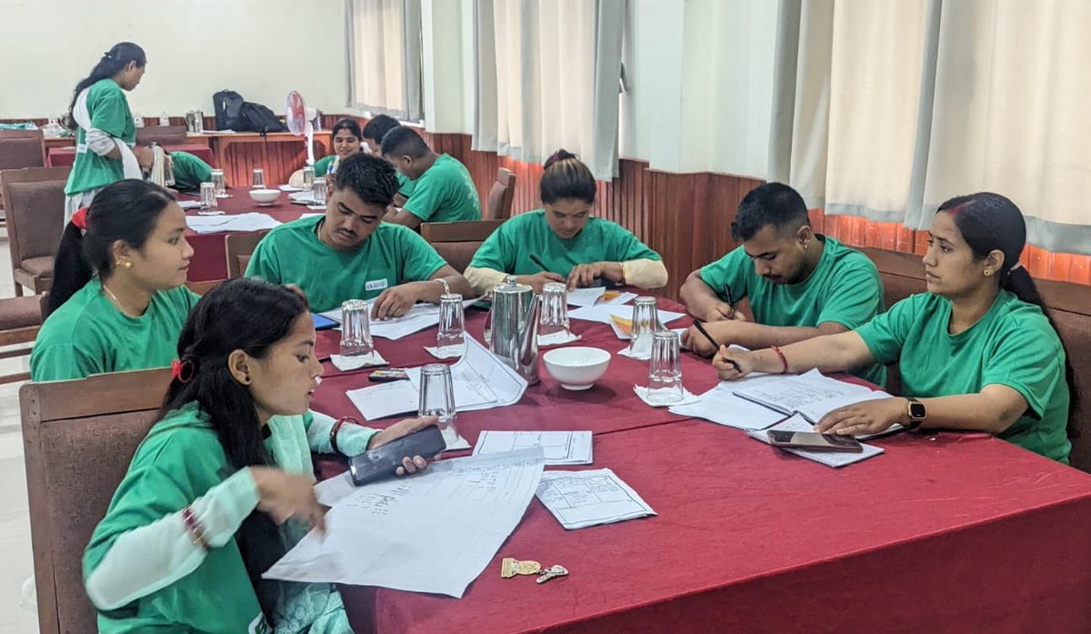 YILabNepal's tweet photo. Ecopreneurs from Skill Up! reviewed their knowledge of the crop calendar and cash flow. They provided updates to the trainers and attended a virtual session specifically for those involved in goat farming. 
#ecopreneurs #skillup #bootcamp #yilabnepal #ceapred https://t.co/PDKRCHTUc5