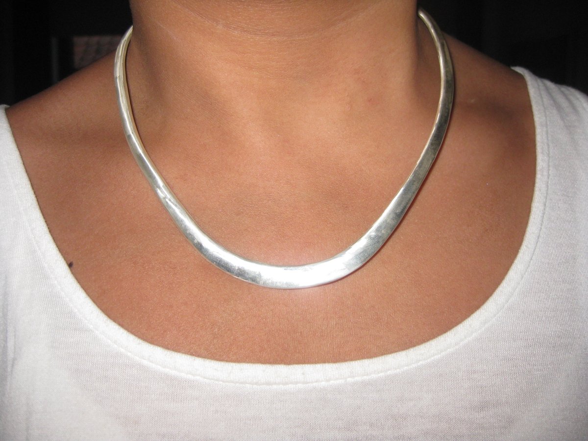 Handmade neckband in silver. Customorder. yourdesign-nordic.dk
#Lovemyjob