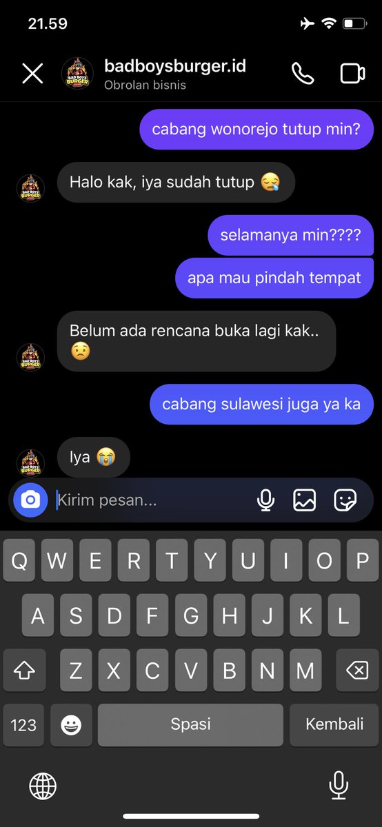 anggaelmakeee's tweet photo. burger terenak se-rungkut bahkan sak suroboyo, badboys burger tutup, permanen. makanan wajib awal bulan setelah gajian resmi kukut!!! sedih pek https://t.co/MK0fbwzGV3