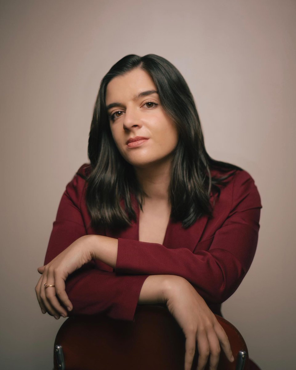 womensaudio's tweet photo. Meet @madeleinekelson, a Nashville-based #Americana artist. Madeleine pulls from a rich tradition of #folk, #country, and Americana, challenging its boundaries as a queer artist, to represent the modern #world.
💿 https://t.co/CoreNBwfMG
🖥️ https://t.co/7Ypj9qsIRO
#PrideFeature https://t.co/5f7vtILUoV