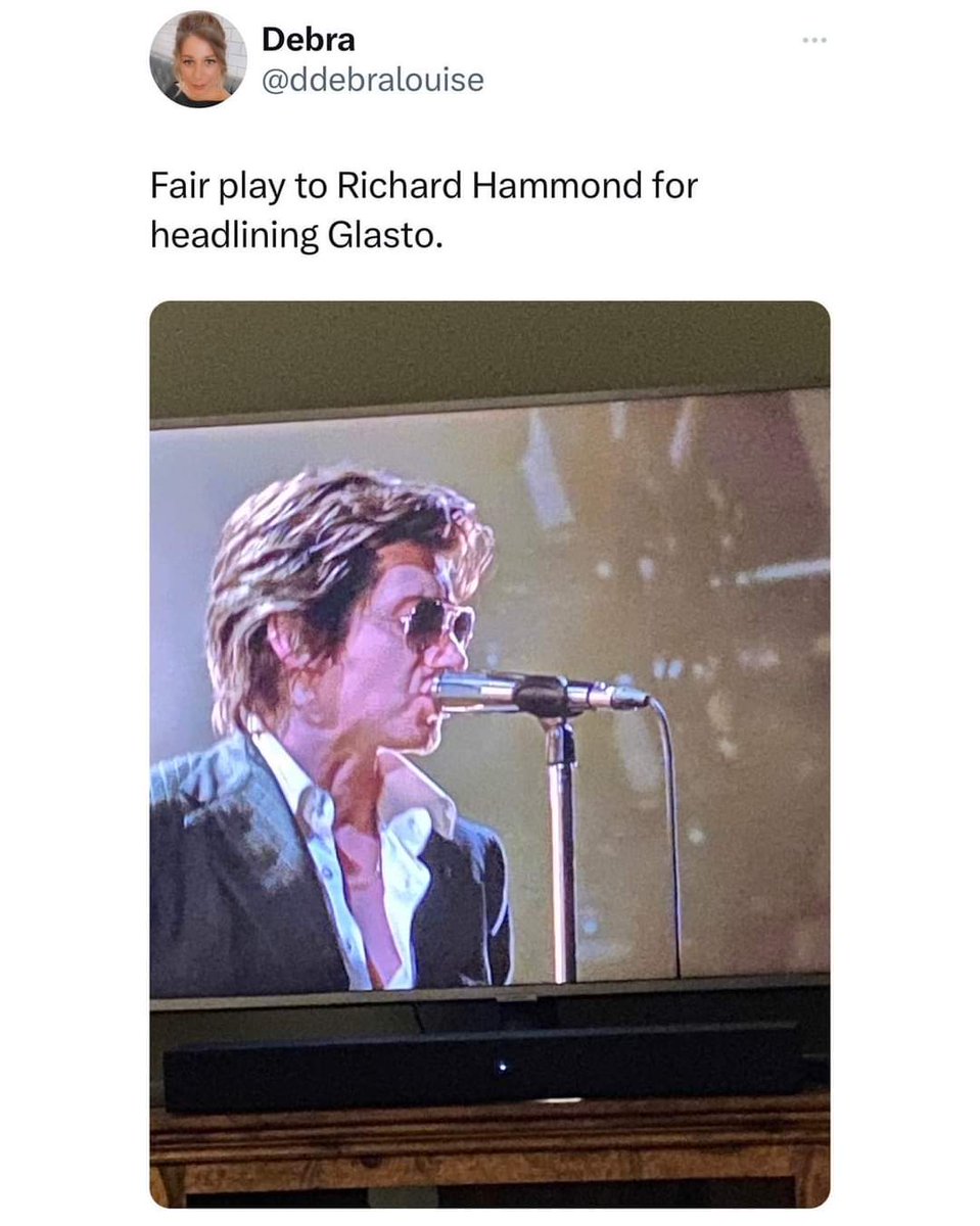 Yellow_VW_Bus's tweet photo. @JeremyClarkson @RichardHammond @MrJamesMay Hammond always gives 100% https://t.co/VtyBcfrodo