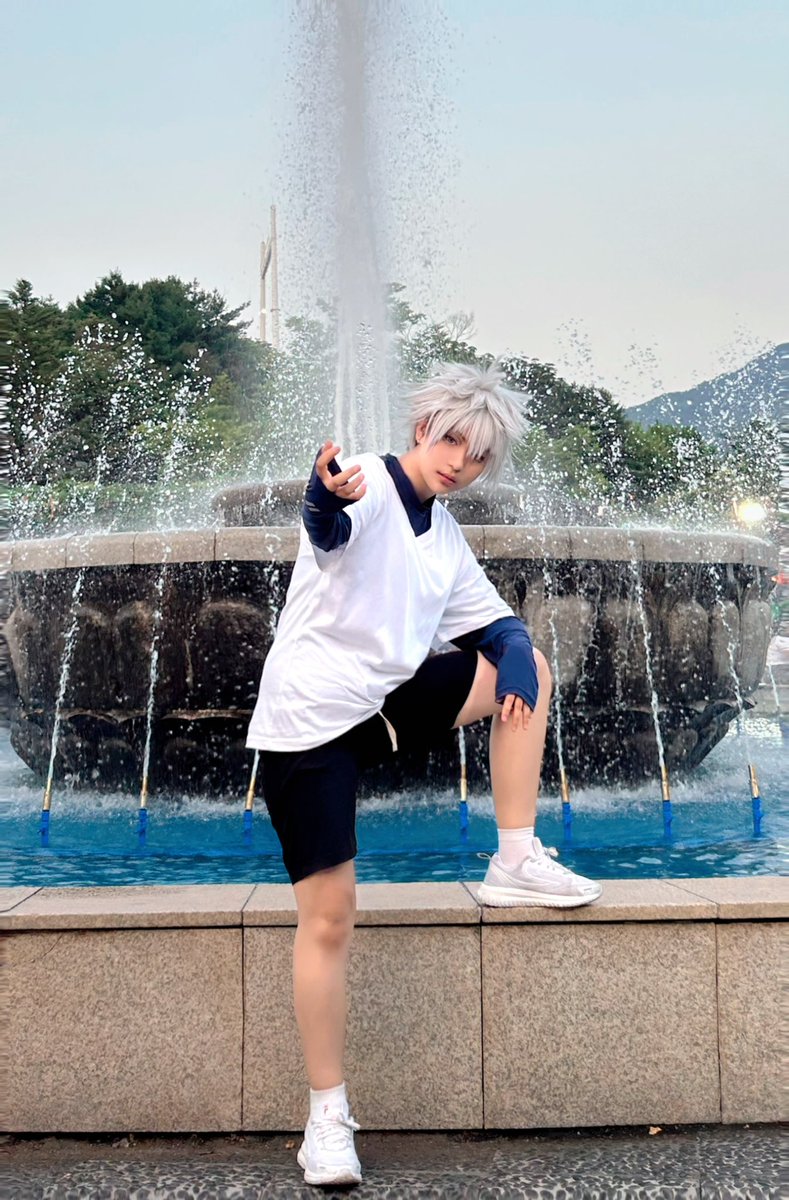 이것 진짜 보정이 너무 빡빡넣어서….내얼굴 아님….근데 너무 잘생김(