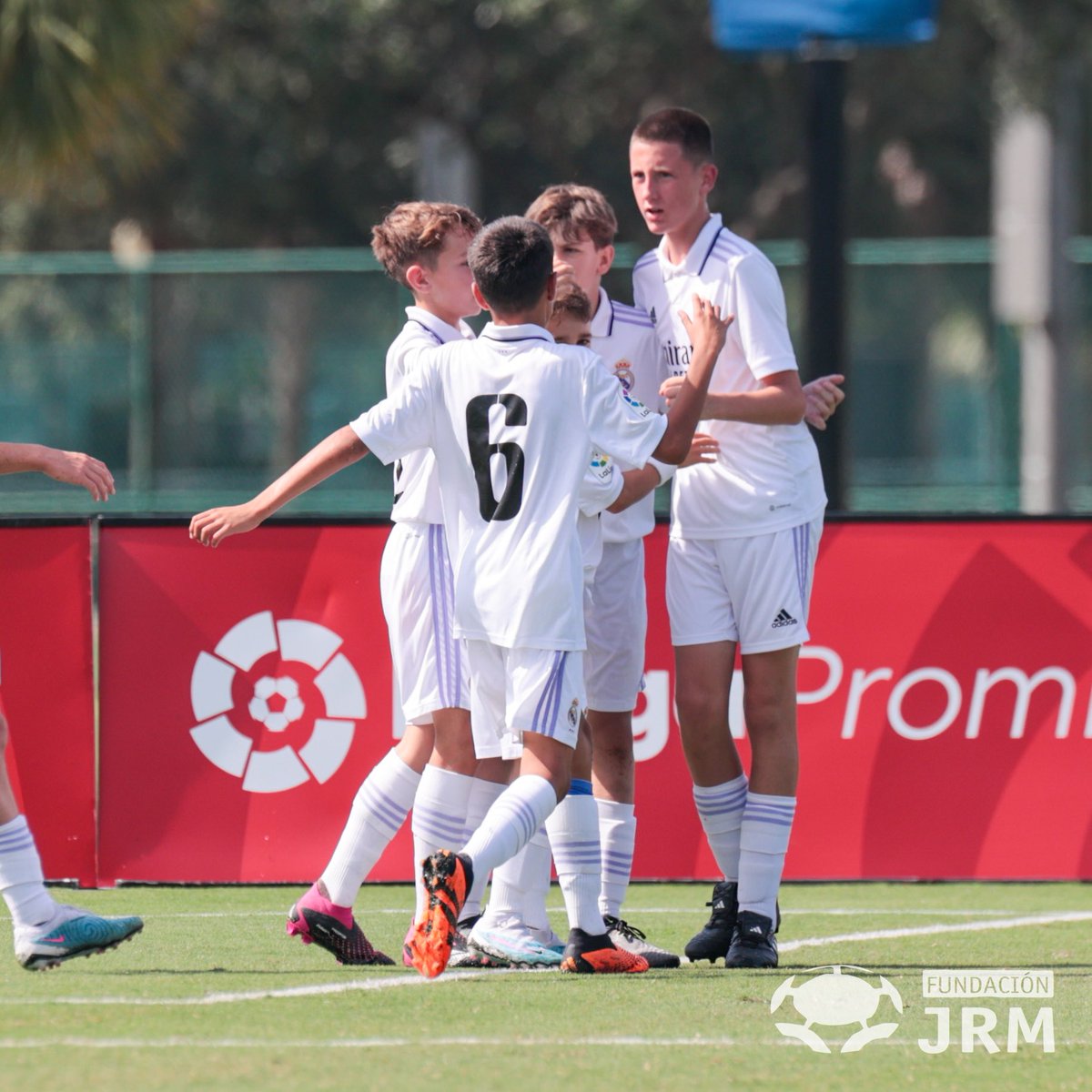 fundacion_JRM's tweet photo. El @lafabricacrm firma una goleada en sus segundo partido y pasa a los cuartos de final como primero de grupo

Real Madrid 4 - 0 Pumas UNAM

⚽Alberto, Hugo, Cendoya, Thiago

#Orlando #LigaPromises #OrlandoFlorida #Santander #MeliaOrlando https://t.co/EchXfAS5bV
