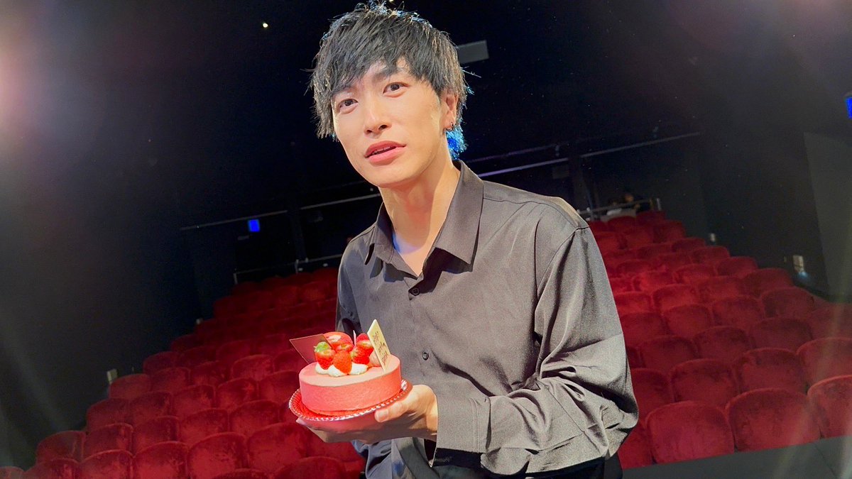 まだお家につきません！ が32歳になりました✨️ 久々に家族と歳をとり