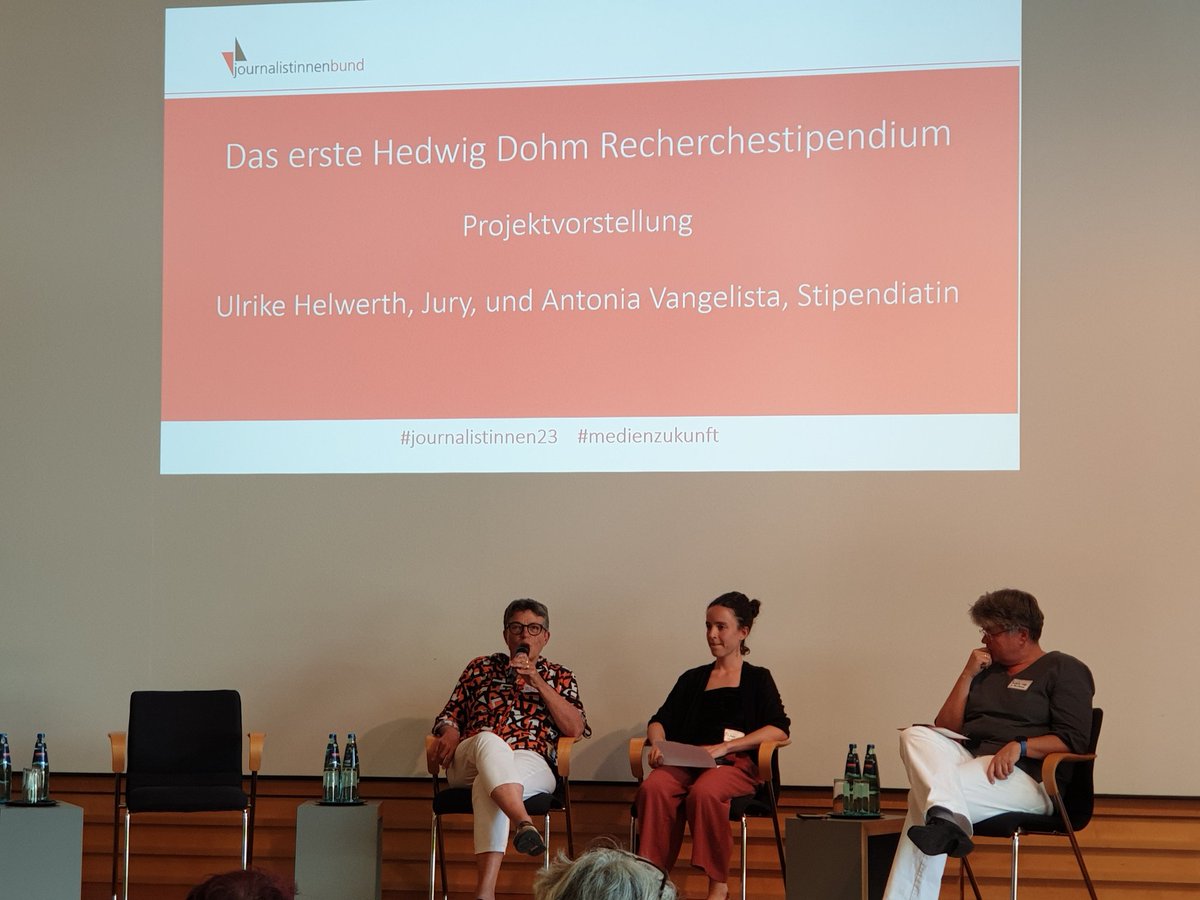 Journalistinnenbund (@journalistinnen) on Twitter photo #journalistinnen23
Jetzt stellt sich unser Hedwig-Dohm-Recherche-Stipendium vor.
<a href="/an_vangelista/">Antonia Vangelista</a> und <a href="/LisaWesth/">Lisa Westhäußer</a> arbeiten zum Thema "Kriegerinnen oder Friedensengel?" Die Rolle von Frauen in Krieg und Krisen am Beispiel Sudan. Recherche wird durch aktuellen Bürgerkrieg schwieriger #journalistinnen23
Jetzt stellt sich unser Hedwig-Dohm-Recherche-Stipendium vor.
<a href="/an_vangelista/">Antonia Vangelista</a> und <a href="/LisaWesth/">Lisa Westhäußer</a> arbeiten zum Thema "Kriegerinnen oder Friedensengel?" Die Rolle von Frauen in Krieg und Krisen am Beispiel Sudan. Recherche wird durch aktuellen Bürgerkrieg schwieriger
