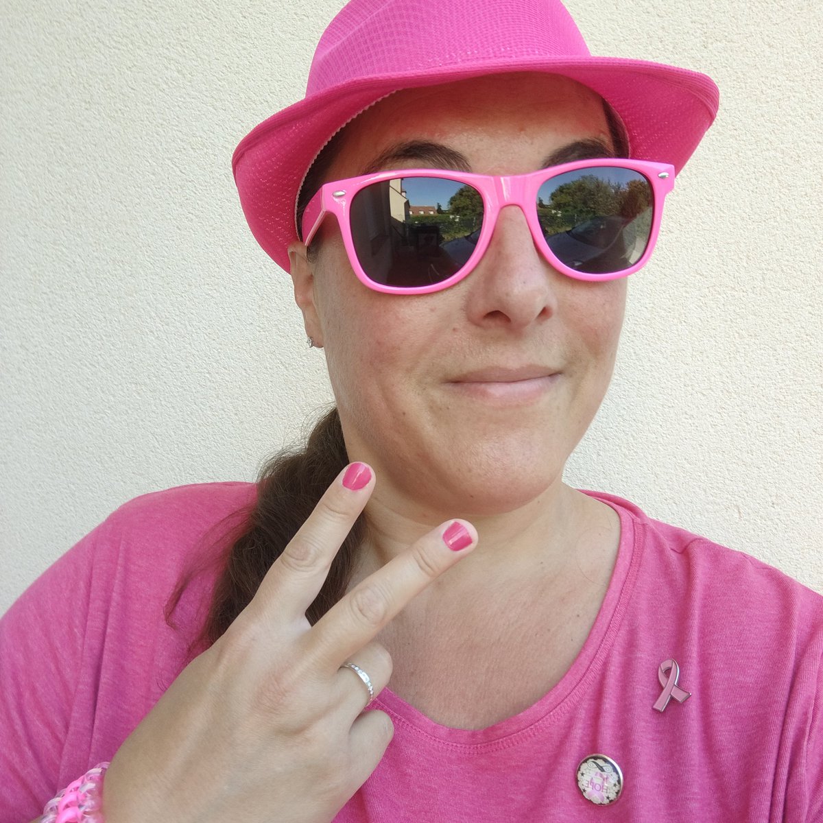 #NouvellePhotoDeProfil
C'est parti direction les Foulées Roses de Chartres - 9ème édition avec mon ti mari au top qui m'accompagne 💓💓
En rose de la tête aux pieds jusqu'au bout des ongles 😁 #cancerdusein #fouleesroses #brca2 #chartres #depistagecancer #prevention