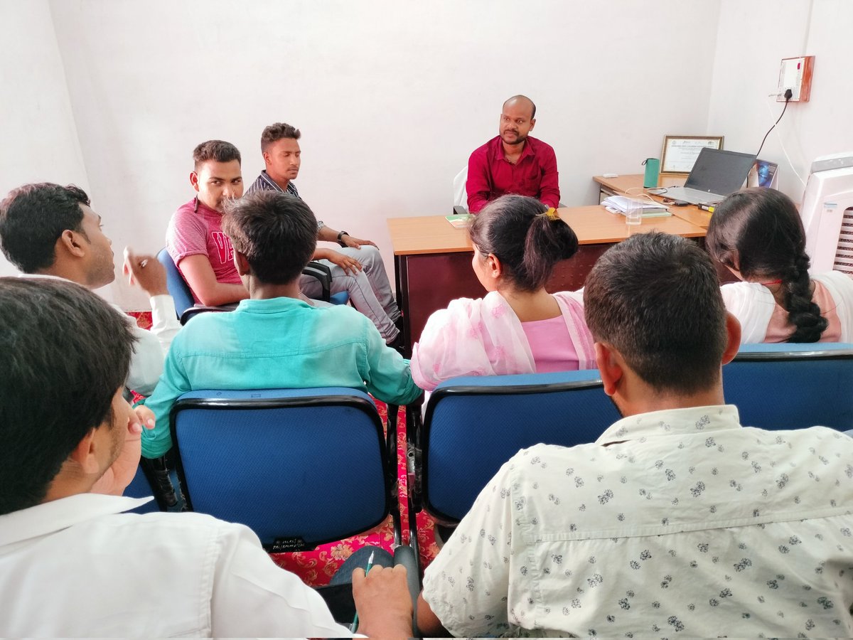 Today, a meeting for monthly review cum action plan was held under the chairmanship of BPM Sir at BMMU office Tarhasi, DEOs, all CCs and iPRPs were present in this meeting.
#workingtime #picoftheday #meetings #jslps #nrlm #bmmu