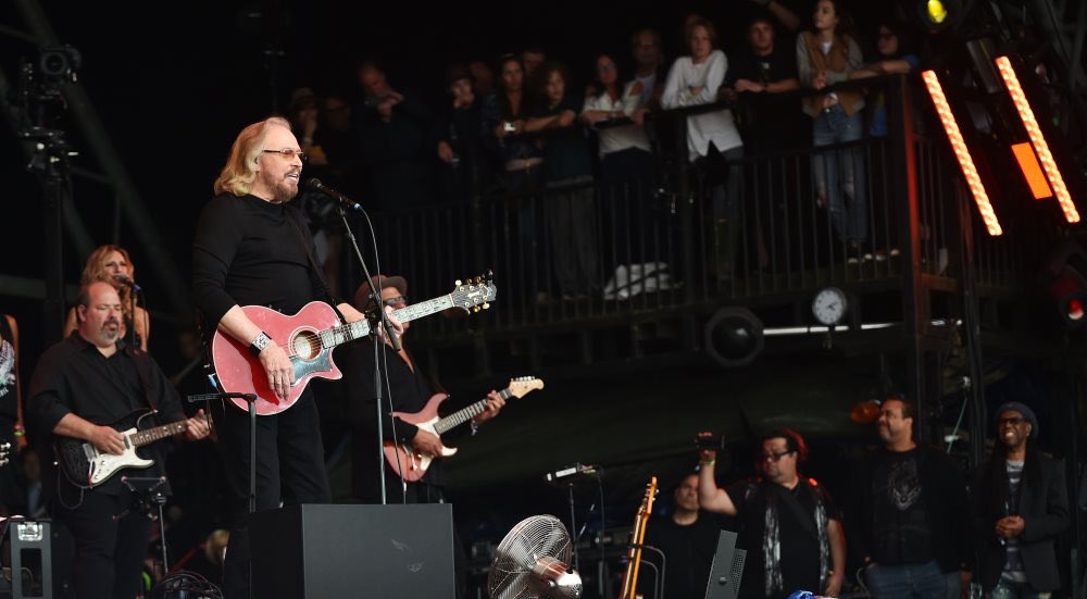 Barry Gibb (@gibbbarry) on Twitter photo Great Memories of 2017. Enjoy #glastonbury 2023 Great Memories of 2017. Enjoy #glastonbury 2023