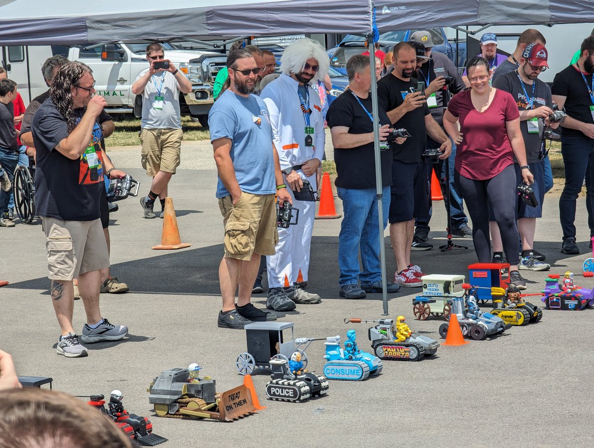 So fun to see the <a href="/SamPrentice/">TheRealSamPrentice</a> Death Racers at #MRRF2023 <a href="/TheEdgeofTeck/">TheEdgeofTech #hotmakes</a> #3dprinting