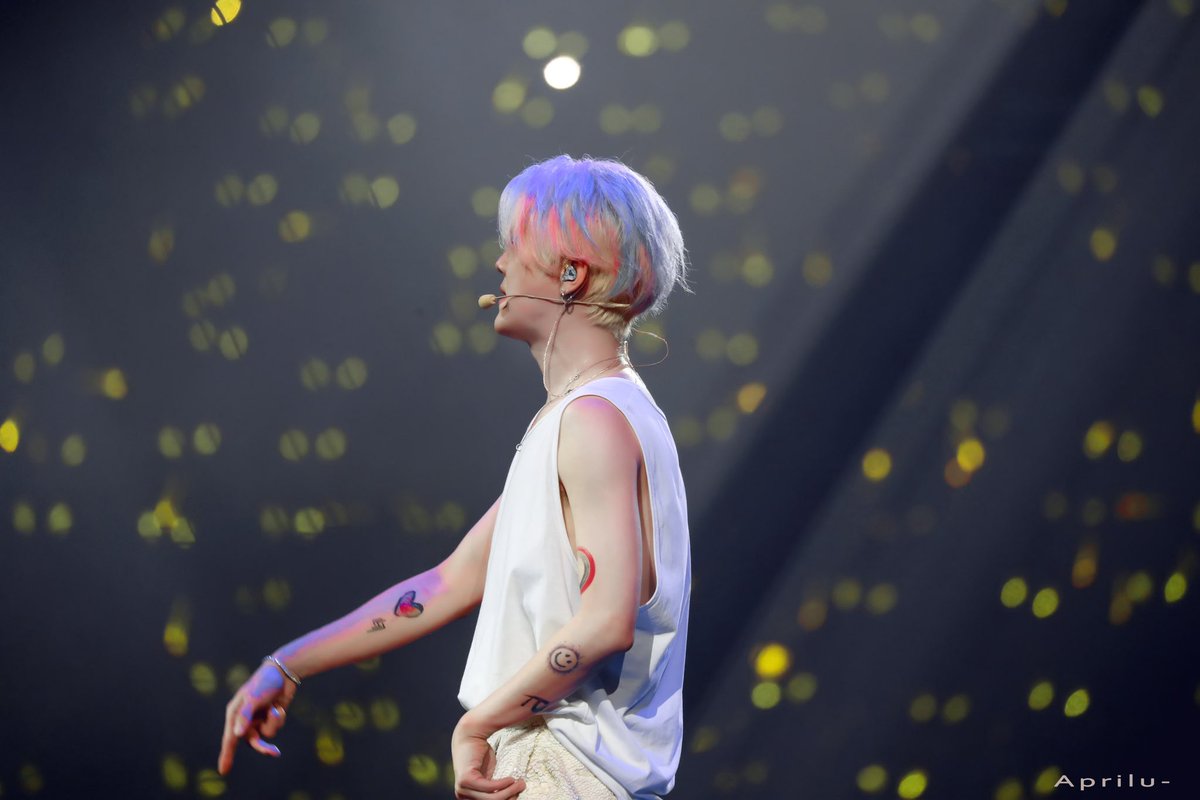 230623 LUHAN CHINA TOUR「πDAY」 in Beijing Day 1 

#LuHan #LuHan派DAY #LuHanπDAYBeijingDay1

Cr. Aprilu-