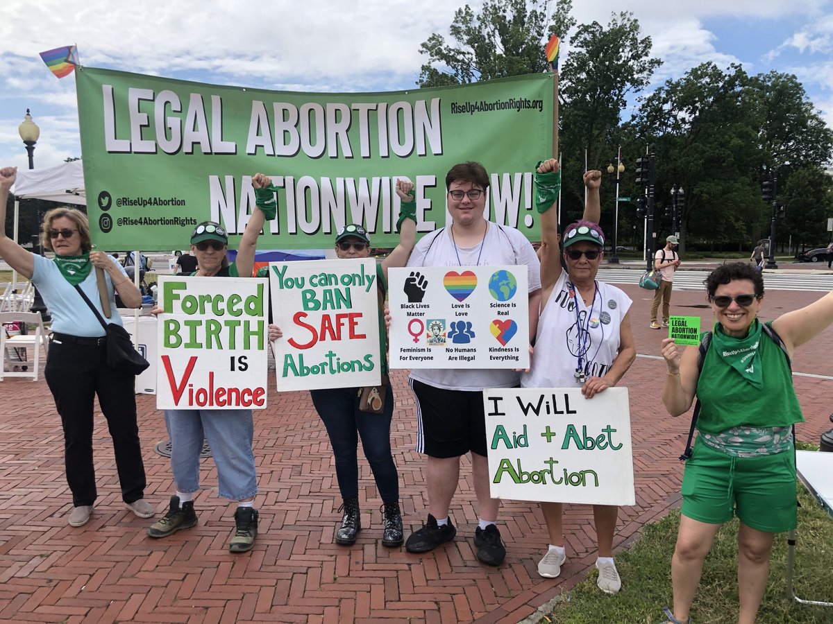 It's the one year anniversary of the Overturn of #RoeVWade &we are taking our fury back into the streets! We came across this BEAUTIFUL group with 🔥 signs from Jonestown, PA Get to columbus Circle in Washington D.C. LOOK FOR THE GREEN! #Green4abortion #roeVSwade #abortion