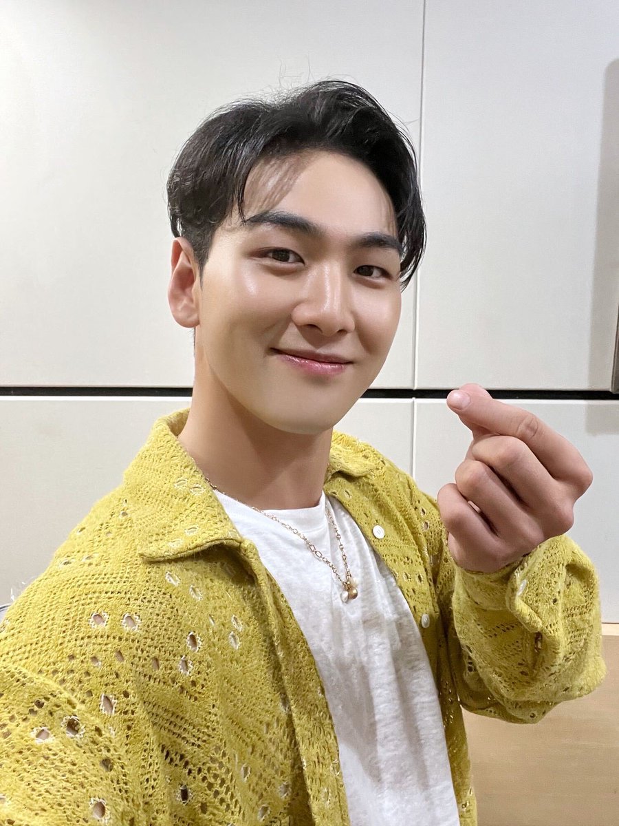 this_is_baekho_'s tweet photo. [#B_hind]
SSS급 핸썸가이인 내가 어째선지 이 세계 허니문 코스 관광객이 되었습니다만?
~눈 떠보니 파파야 부먹이었던 건에 대하여~

#백호 #강동호 #BAEKHO #KANGDONGHO https://t.co/EPVgtEBrzS