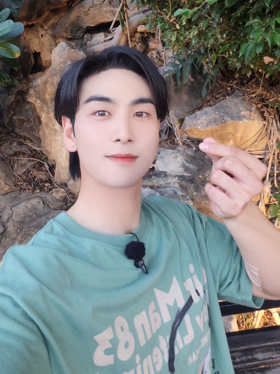 this_is_baekho_'s tweet photo. [#B_hind]
SSS급 핸썸가이인 내가 어째선지 이 세계 허니문 코스 관광객이 되었습니다만?
~눈 떠보니 파파야 부먹이었던 건에 대하여~

#백호 #강동호 #BAEKHO #KANGDONGHO https://t.co/EPVgtEBrzS