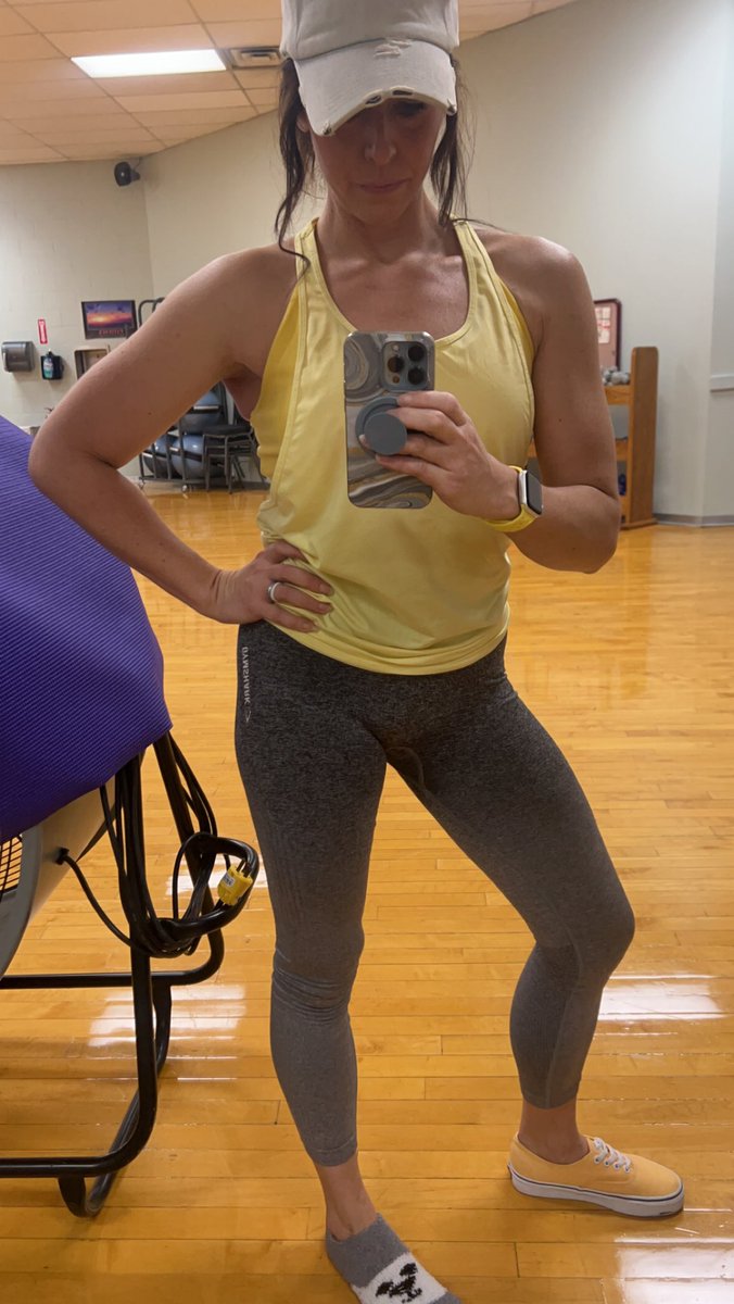Cate2305's tweet image. 💛⭐️🌼HAPPY SATURDAY🌼⭐️💛
#gymfit #yellow #weekendflow #getfit #legsandshoulders #naturallight #nofilter