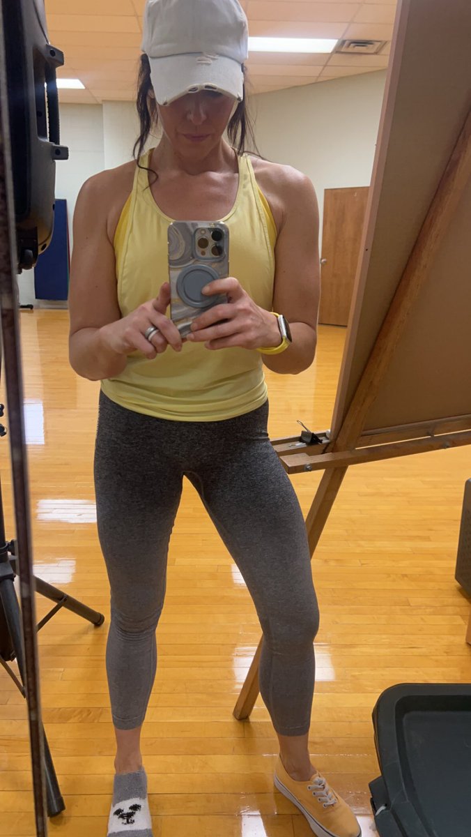 Cate2305's tweet image. 💛⭐️🌼HAPPY SATURDAY🌼⭐️💛
#gymfit #yellow #weekendflow #getfit #legsandshoulders #naturallight #nofilter