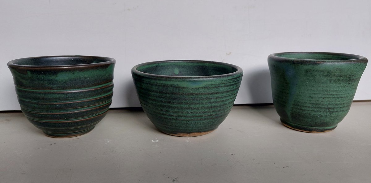 fireweedpottery's tweet photo. This is the reitz green glaze by itself for reference 😌 https://t.co/YqjEoP1Gv5