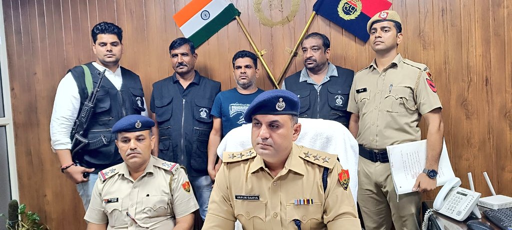 gurgaonpolice's tweet photo. #Gurugram_Police Apprehended Kaushal Gang's Notorious Member Wanted by NIA

One Illegal Pistol and Six Live Cartridges Seized

@cmohry @anilvijminister @police_haryana @DGPHaryana https://t.co/D5JH9efG58