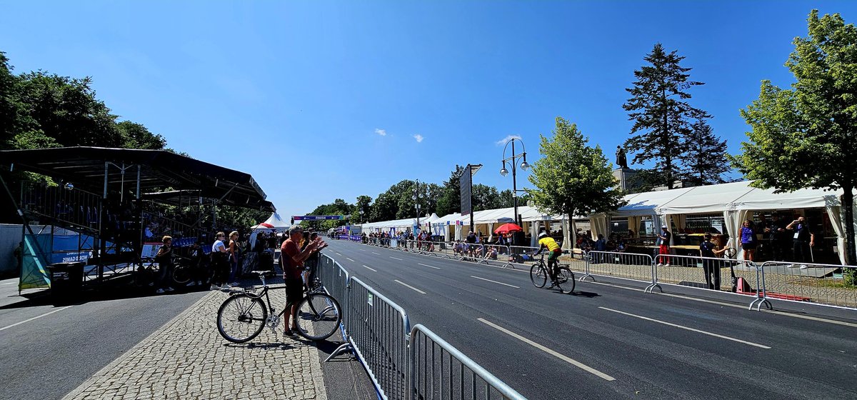 Tasso2000's tweet image. An der Strecke des Radrennens an der Straße des 17. Juni bei den @SpecialOlympics World Games in #Berlin2023.