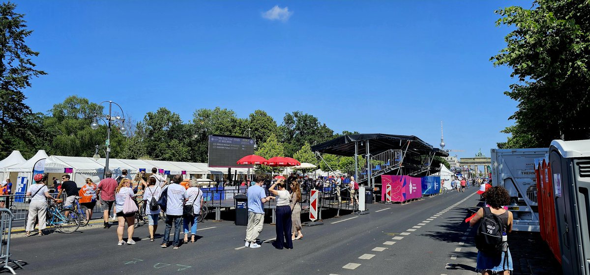 Tasso2000's tweet image. An der Strecke des Radrennens an der Straße des 17. Juni bei den @SpecialOlympics World Games in #Berlin2023.