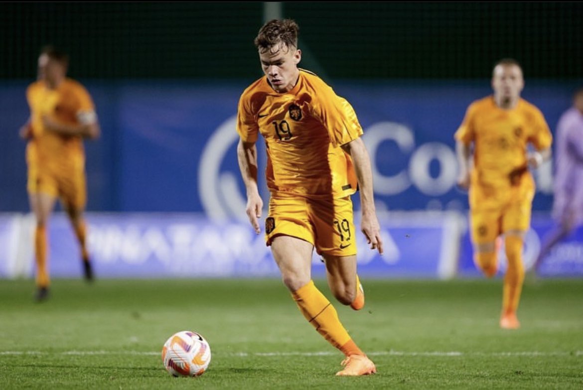 RT pour effrayer le coach des Pays-Bas !

#PORNED