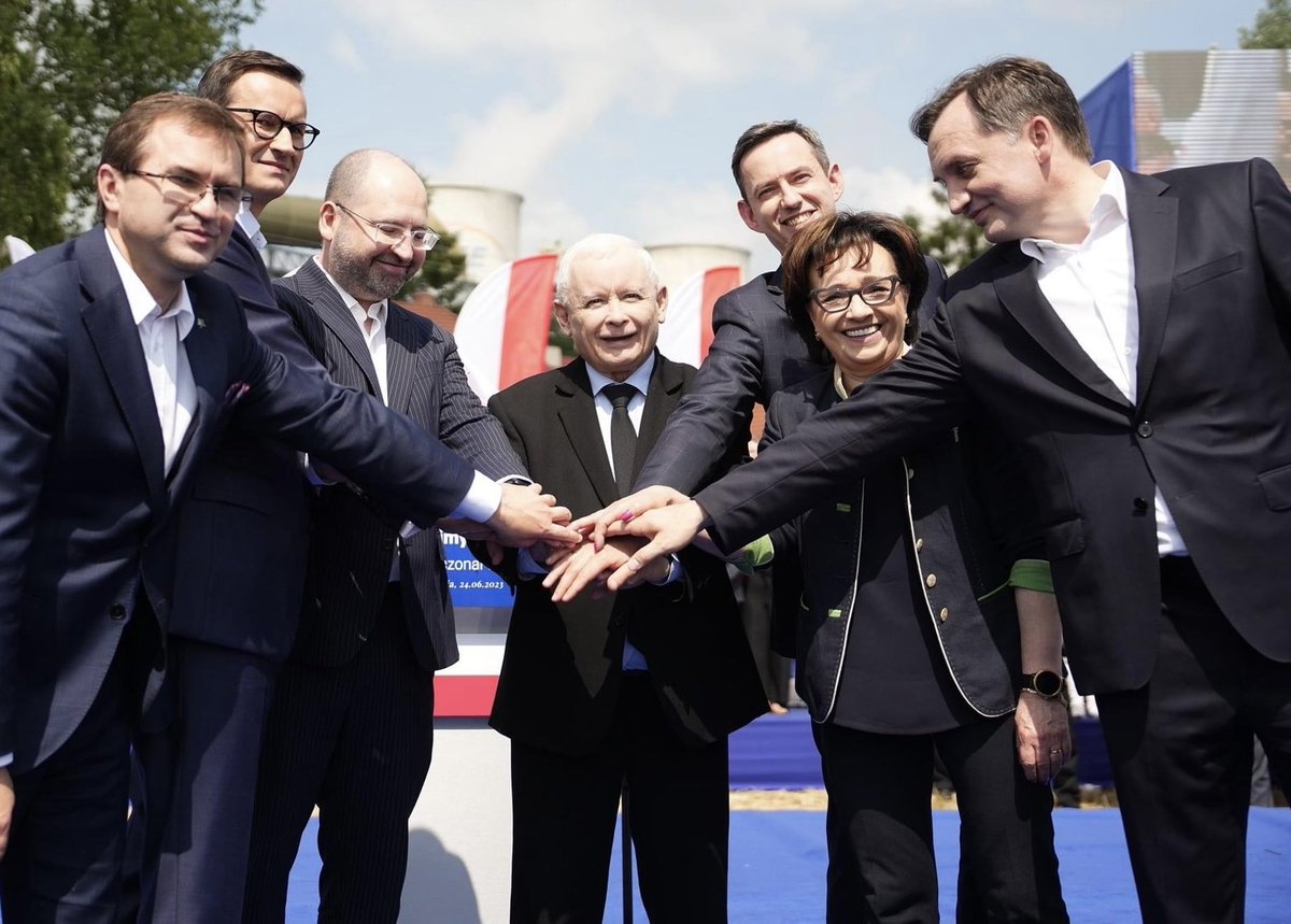 WojtyszekAgata's tweet photo. Idziemy po trzecią kadencję. #ZjednoczonaPrawica #PiS🇵🇱 https://t.co/7HsprTfGyB