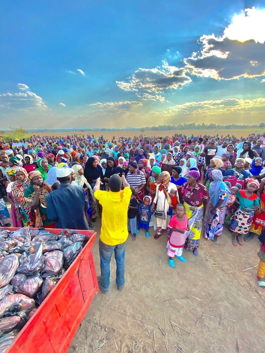 'When you are recognized, the value of honor becomes immeasurable!' 🙌✨

#Malawi #Mchinji #UfumuMoments #FoodAssistance #MakingADifference