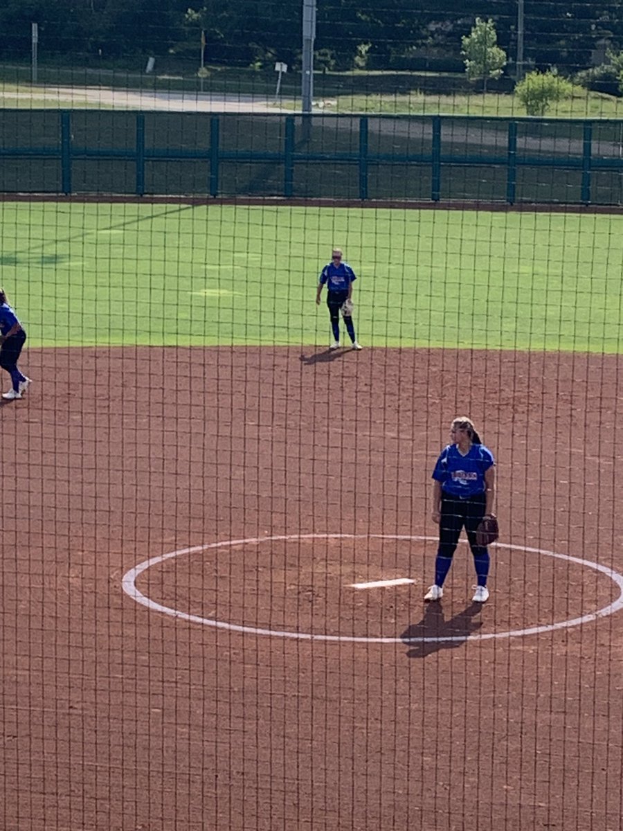 EN Knights Softball tweet media