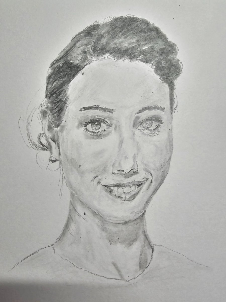 CorruptedLayer's tweet photo. Drawing Aubrey Plaza #parksandrec #art #learning https://t.co/wXjsSA5qIX