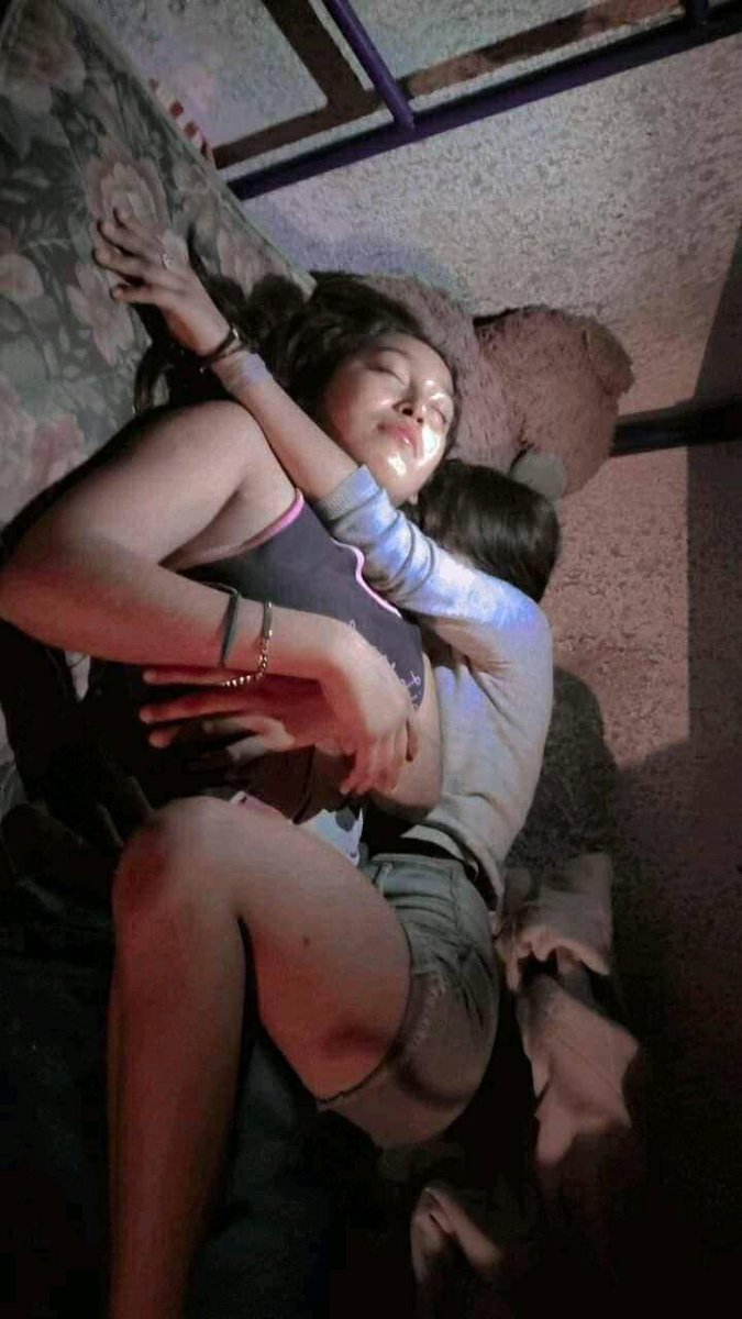 *Não gosto de dormir com ninguém*

- Eu com minha amiga: