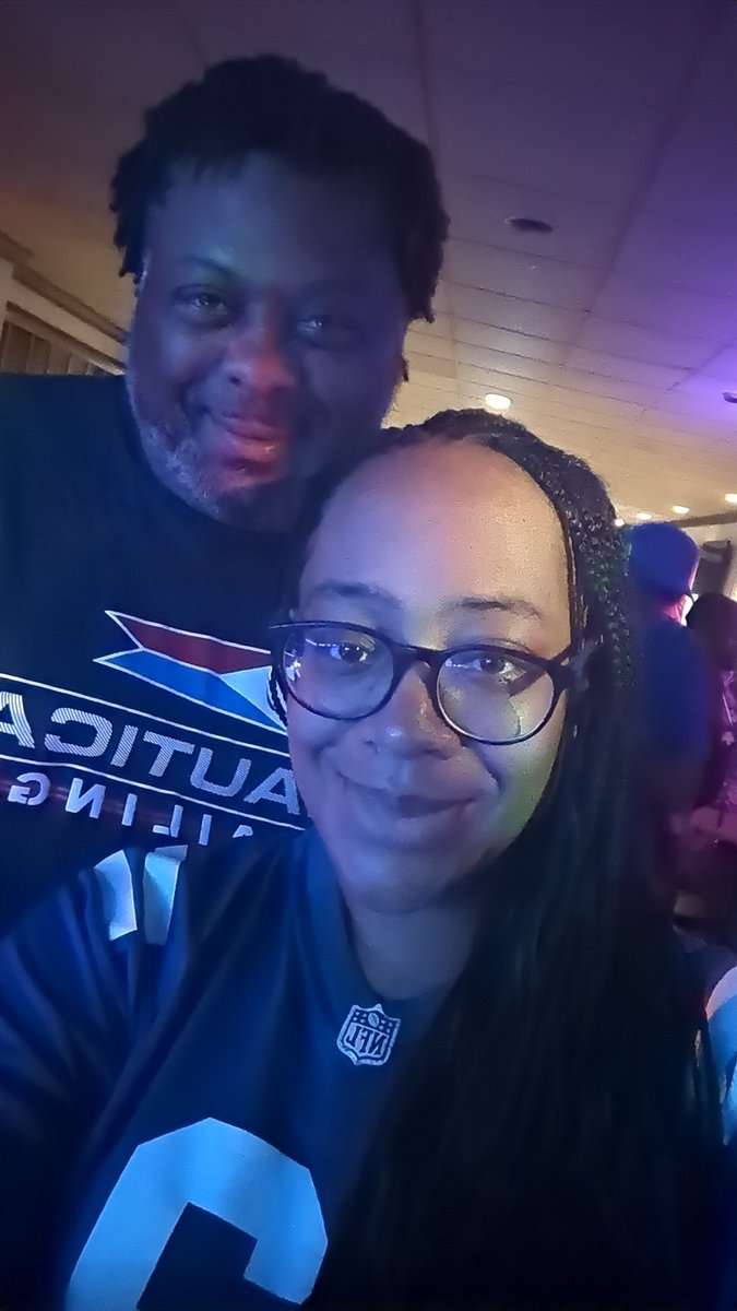 AshleyAnnette22's tweet photo. My big brother 😍 

Don't let the smile and them eyes fool you this man will hurt you behind me 😂 https://t.co/KLB9ekc7xd