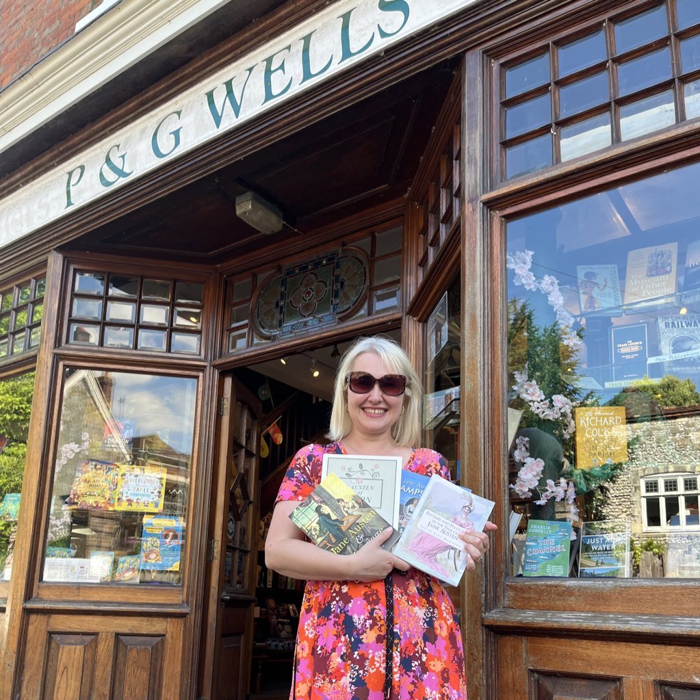 I went to the house where #JaneAusten died and stumbled across P&G Wells - poss the oldest independent bookshop in the UK. Austen’s father and brothers had accounts here. Today, they stock a wonderful collection of Austen related books AND tons of cosy crime. My dream bookshop!!