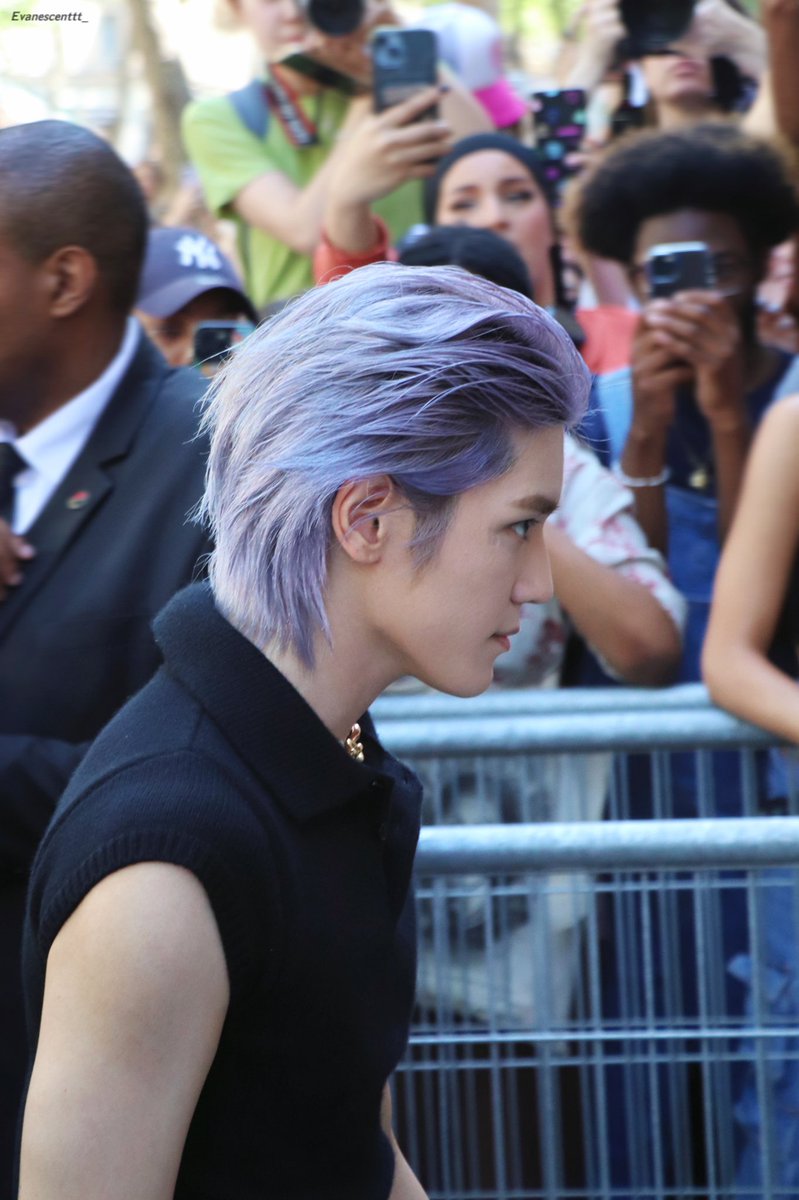 230624 loewe show
#taeyong #TAEYONGtoLOEWEPFW24 #TAEYONGxLOEWE #TAEYONGLoeweGBA