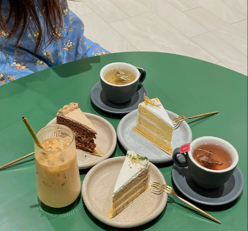 sartoukdub's tweet photo. A cup of coffee, a dessert, leisurely enjoy the free time, happy weekend https://t.co/HShSB9wKcD