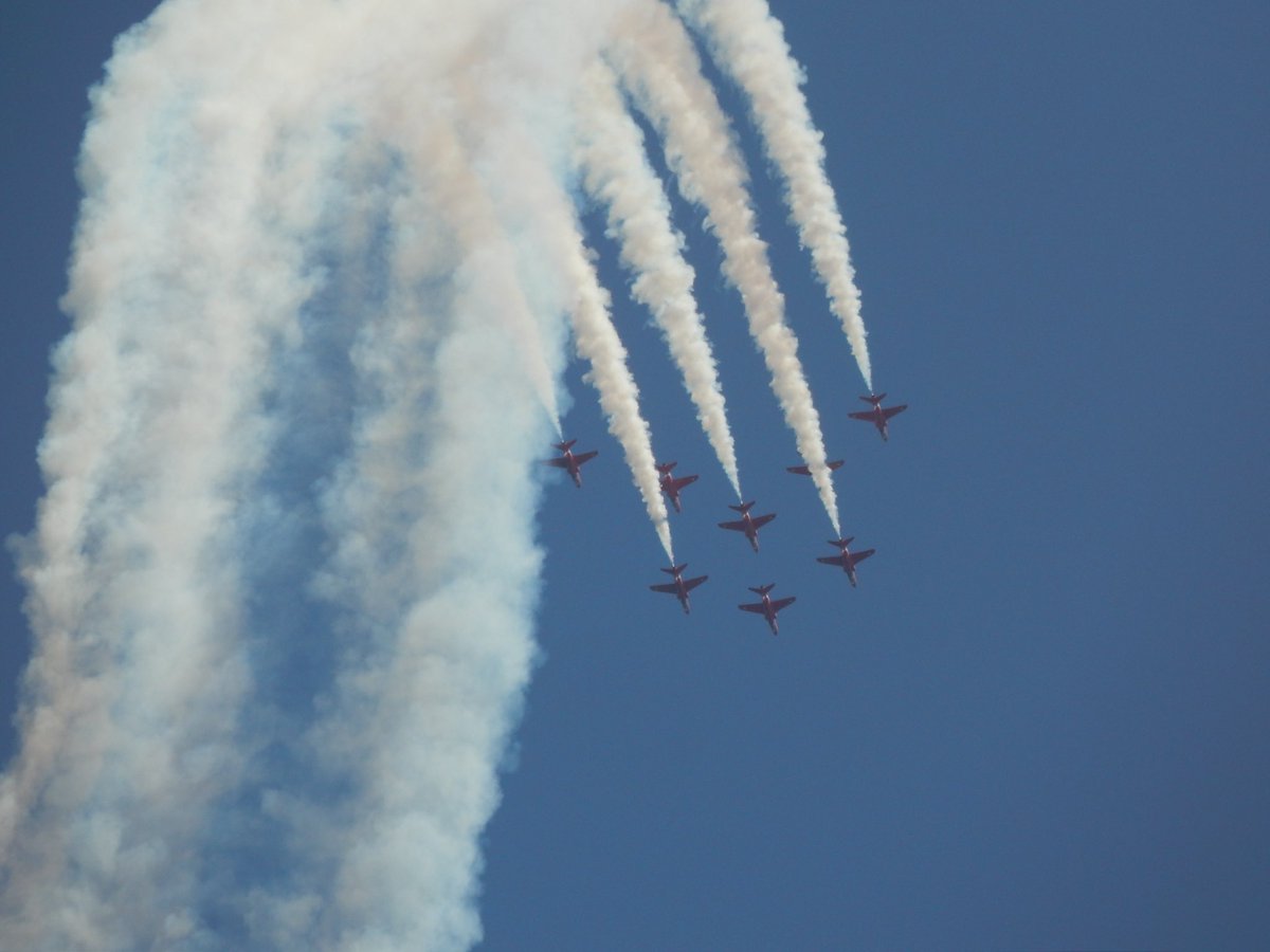 shreeve_jo's tweet image. Fantastic display by the Red arrows😍
#armedforcesday2023 #Cornwall #Falmouth #Pendenniscastle #RedArrows